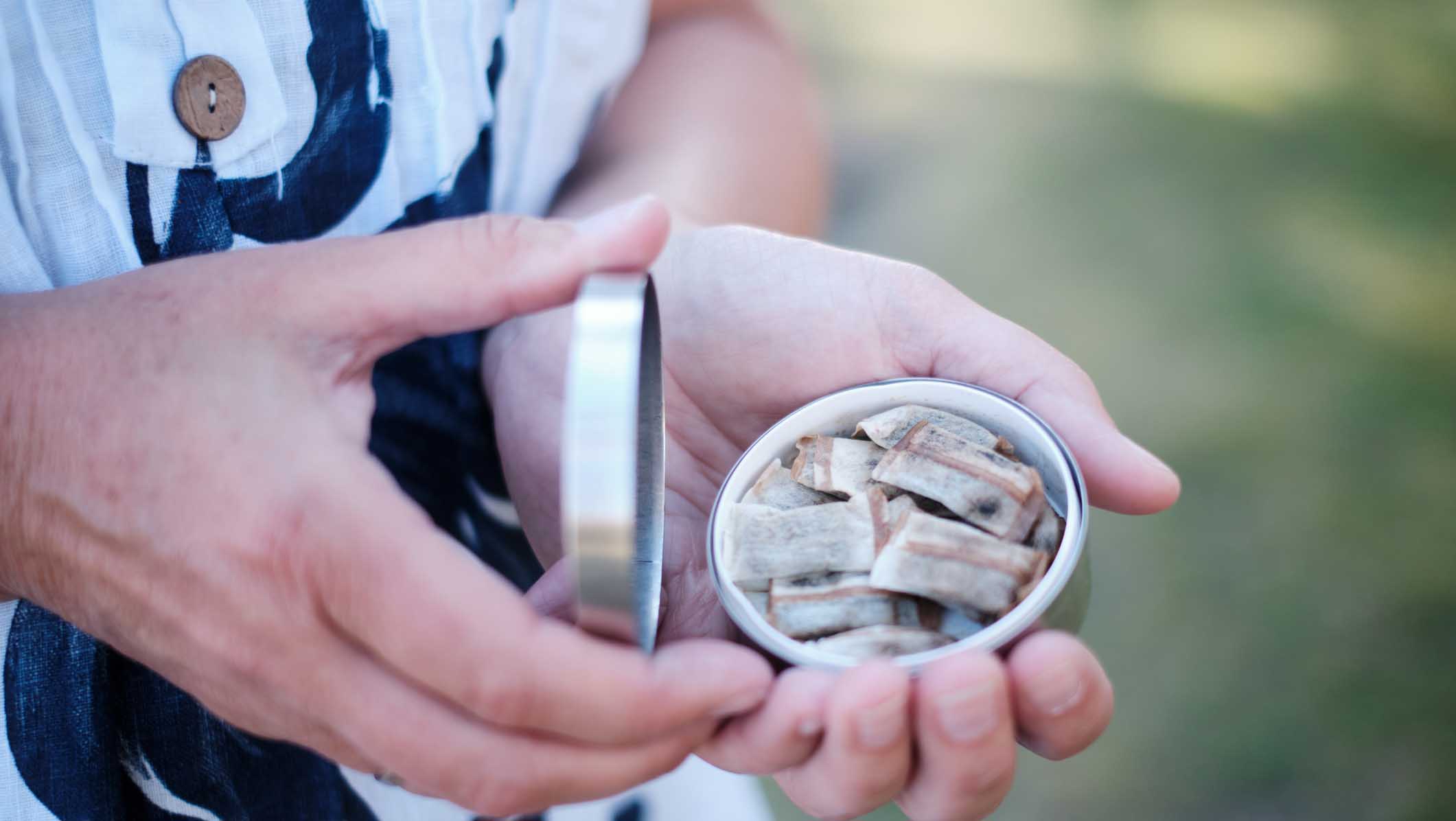 Quels sont les dangers des pouches, ces sachets de nicotine ?