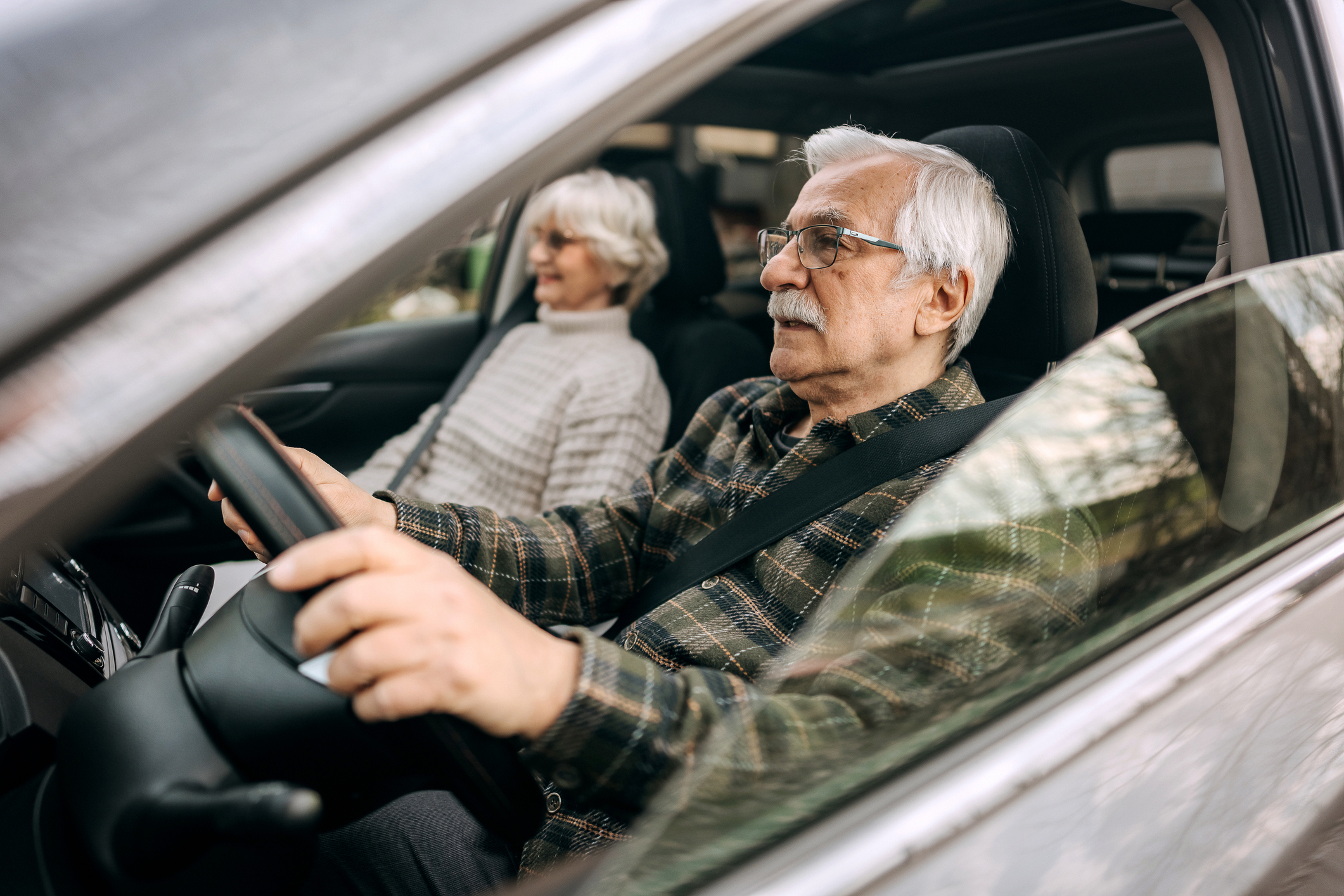5 bons réflexes pour bien conduire après 65 ans