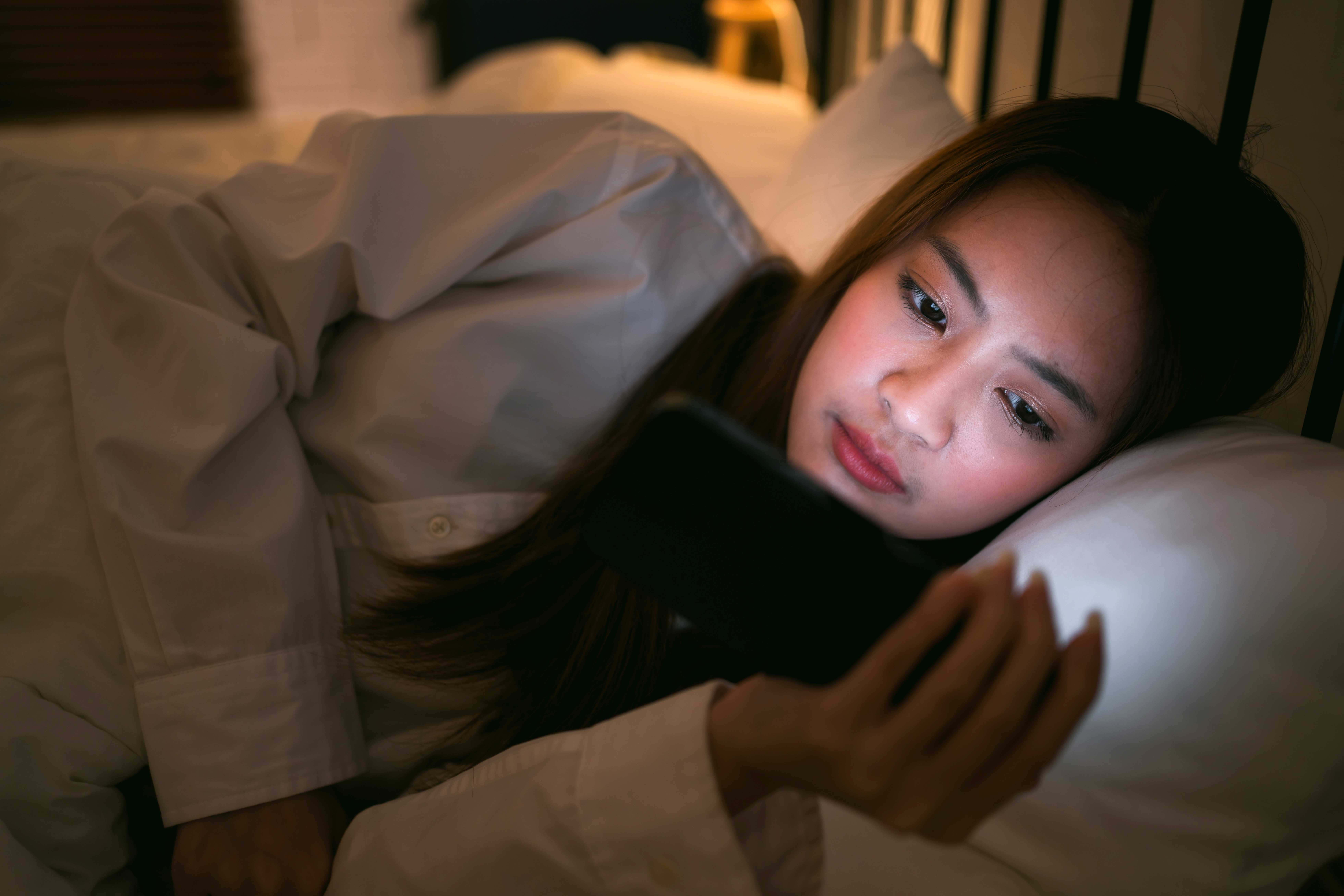 Face aux actualités anxiogènes, comment préserver sa santé mentale ?