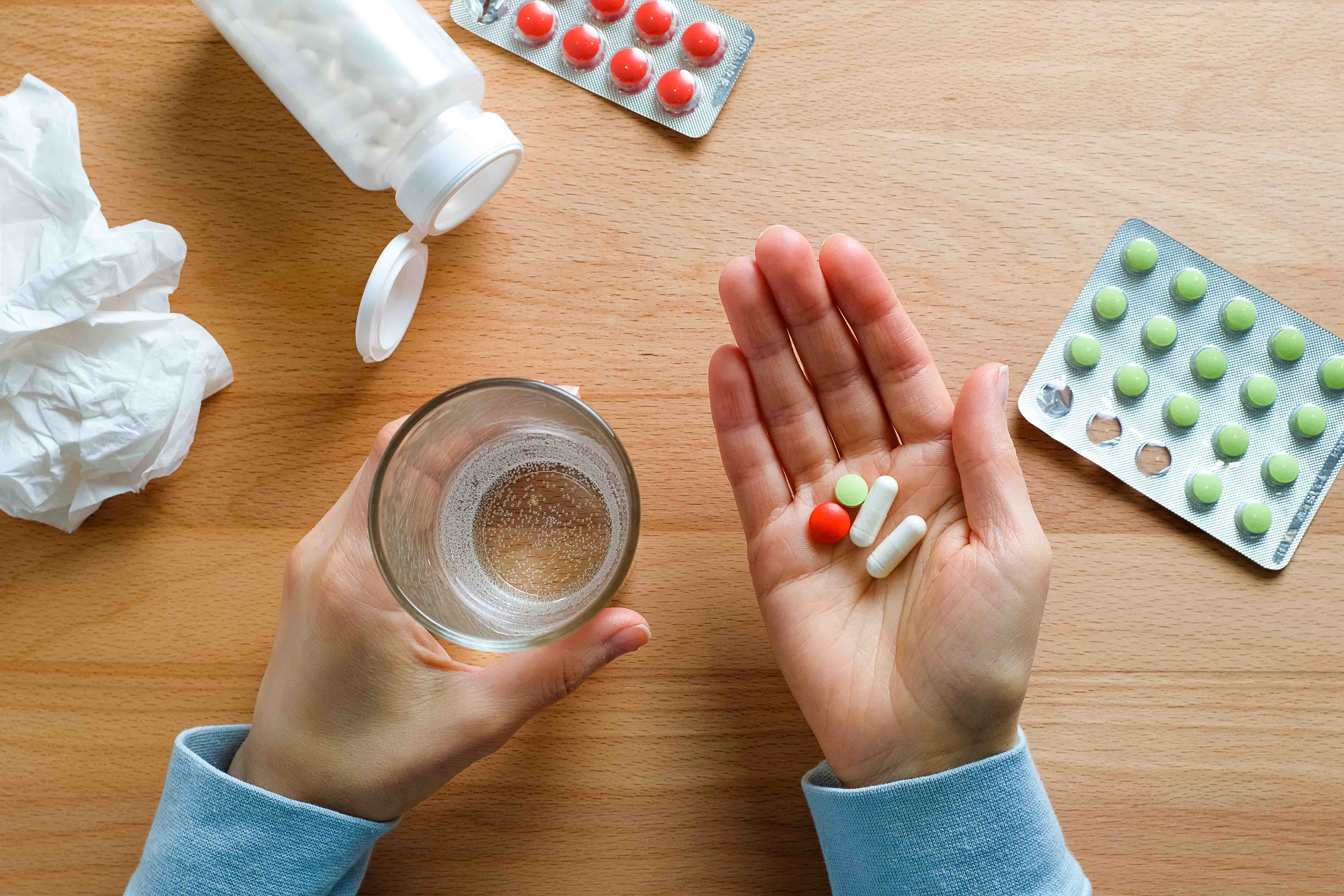 Médicaments en main