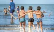 Comment être solidaire pendant les vacances ?