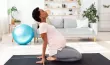 femme enceinte faisant du sport