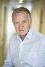 Pr Yves Agid : « On est loin de tout connaître concernant le cerveau »